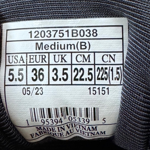 Brooks Women's Running Shoes -‎ Gray and Pink Size 5.5 - Picture 2 of 7